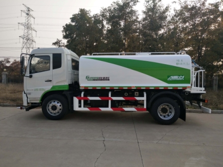18噸灑水(shuǐ)車
