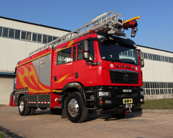 舉（jǔ）升搶險主戰消防車