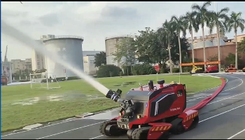 機器人在（zài）廣東總隊參加展示活動